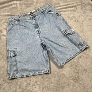 Y2K Urban Up Cargo Jorts Mens 34 Light Wash Jean Shorts Blue Denim Skater